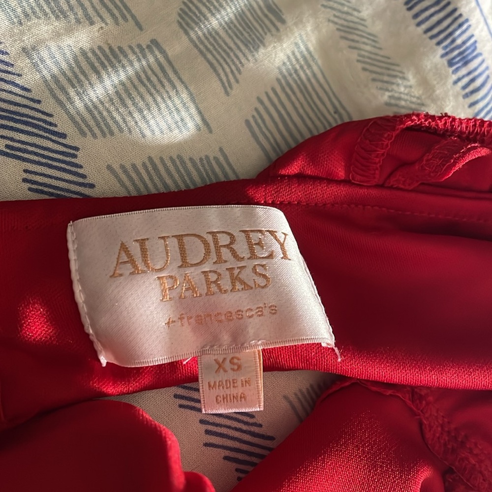Red Pantsuit - Picture 5 of 5